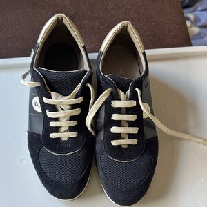 Geox women’s Black and Gray Sneakers size 39 ,one Geox insert missing .